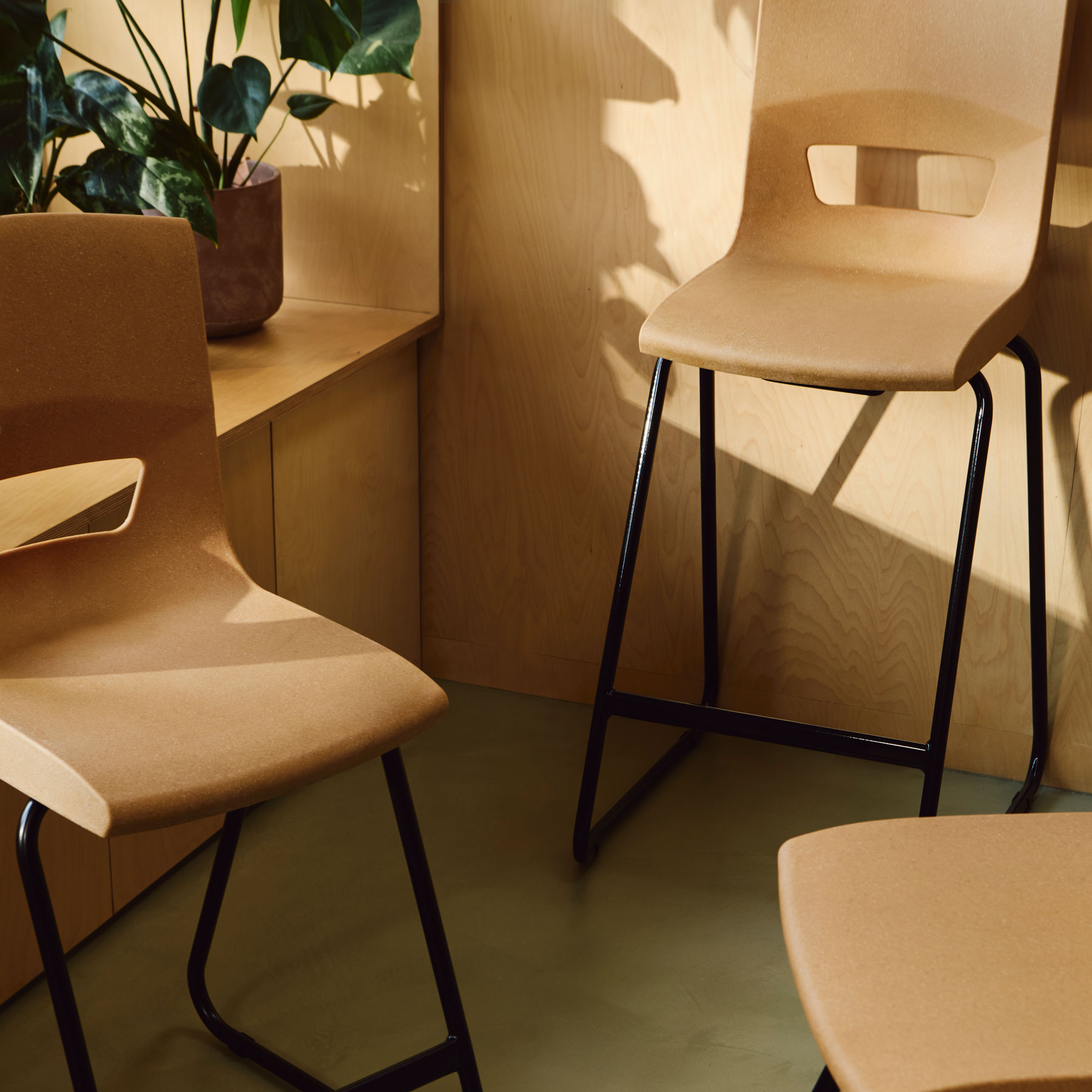 Postura+ Wood Mix School High Chair