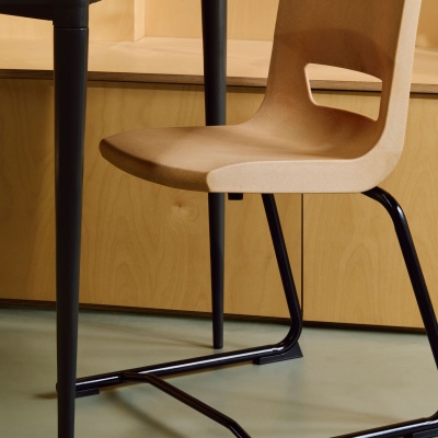 Postura+ Wood Mix Reverse Cantilever Chair