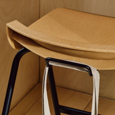 Postura+ Wood Mix Stool